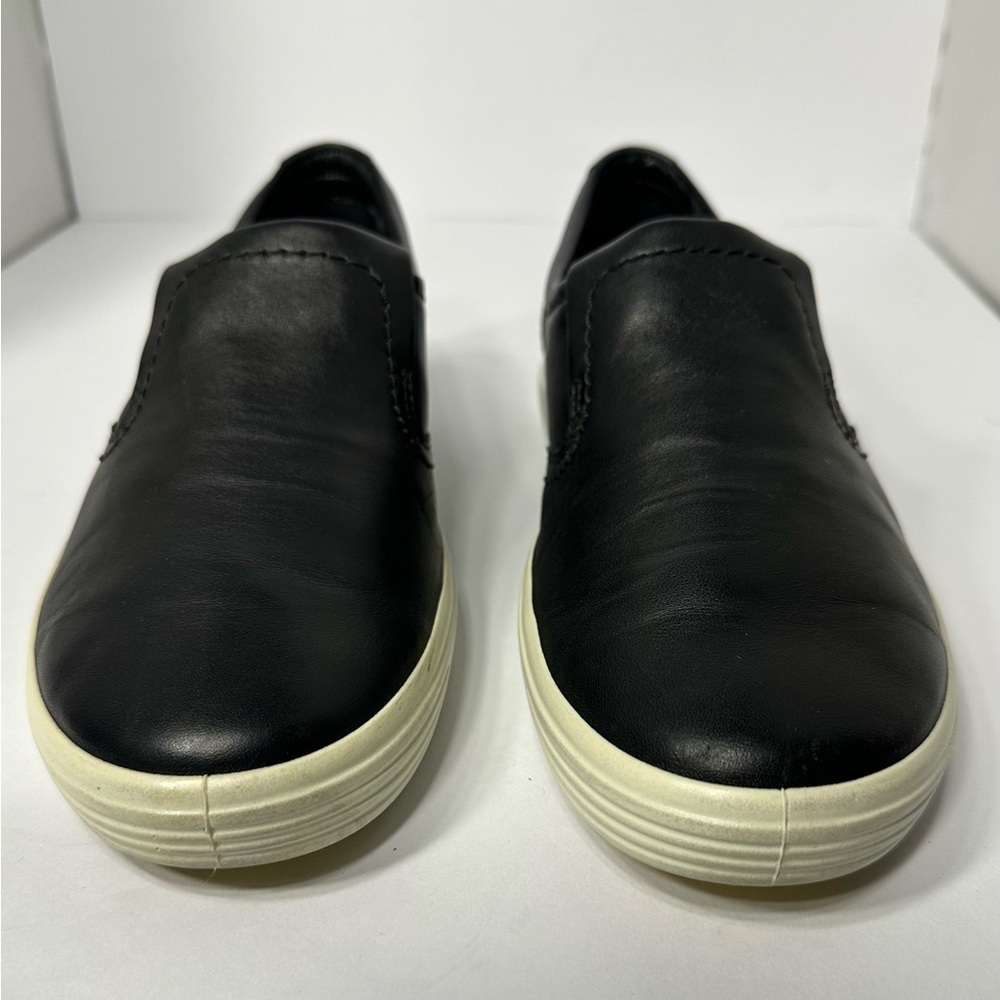 Men's Black Leather Slip-On Shoes pre owned size 10